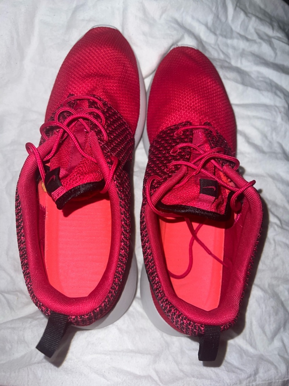 Lightweight Running Sneakers in Bright Red
